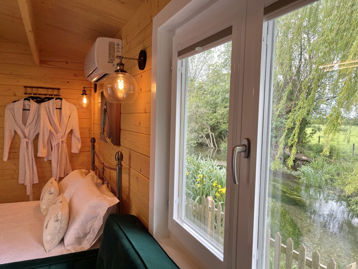 Willow Tree Lodge image