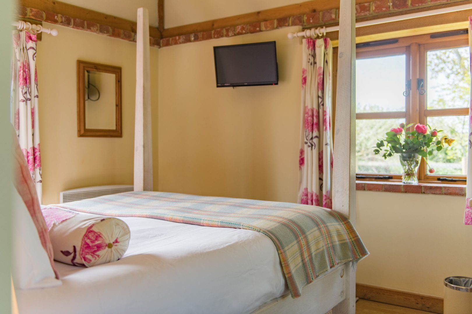 Pond Cottage image