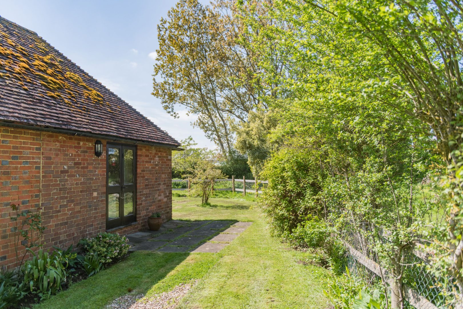 Pond Cottage image