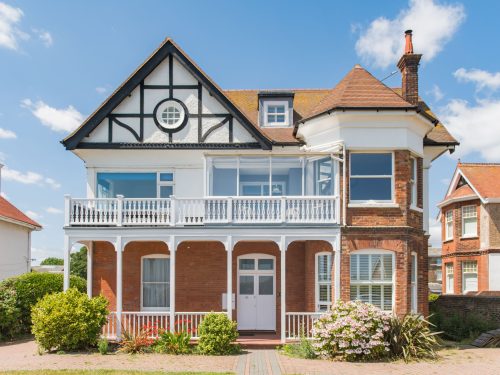 Holmwood image