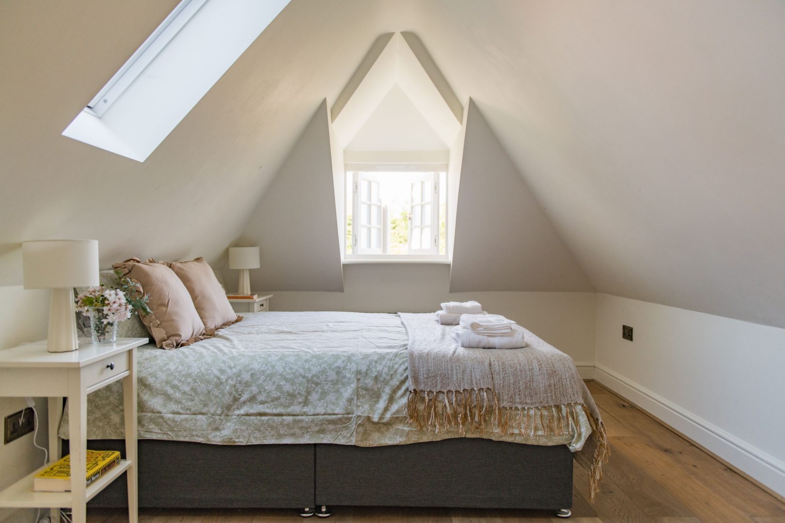 Droveway House image