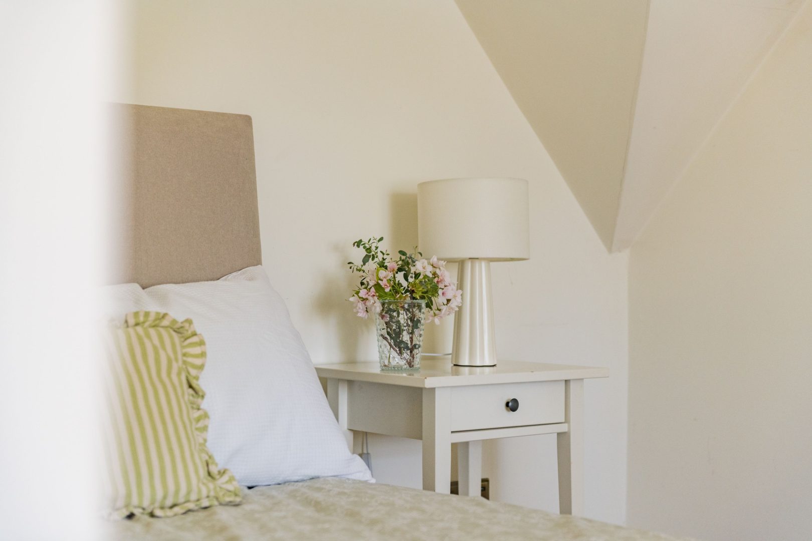 Droveway House image