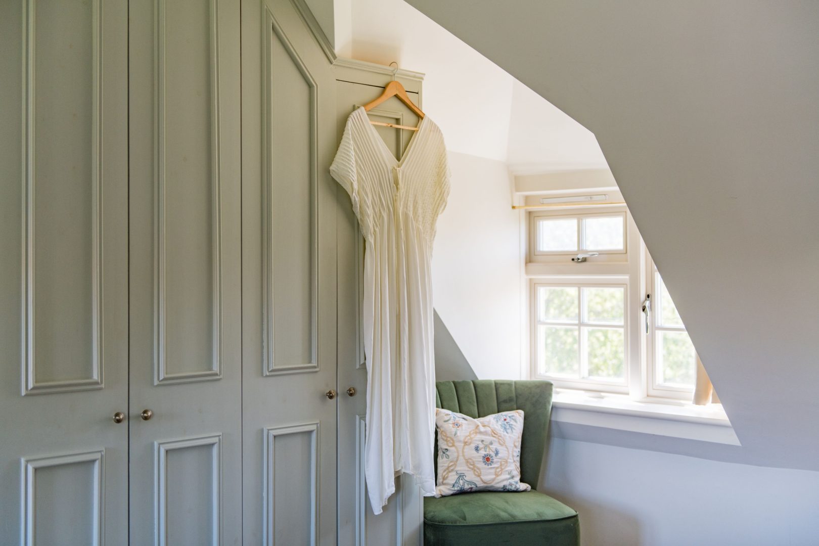 Droveway House image
