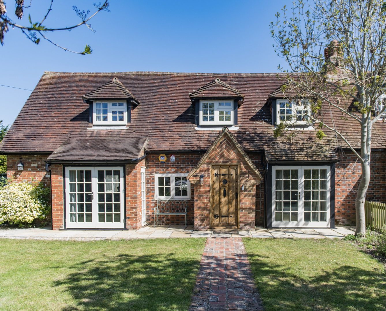 Droveway House image
