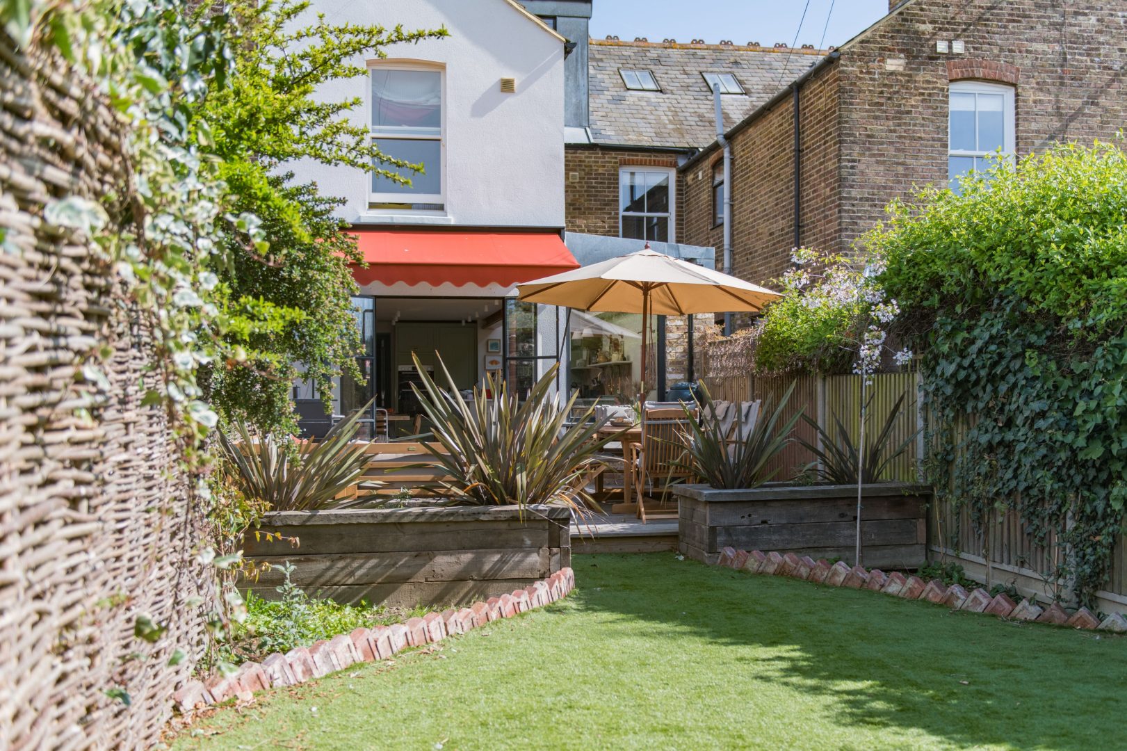 Ravenscourt image