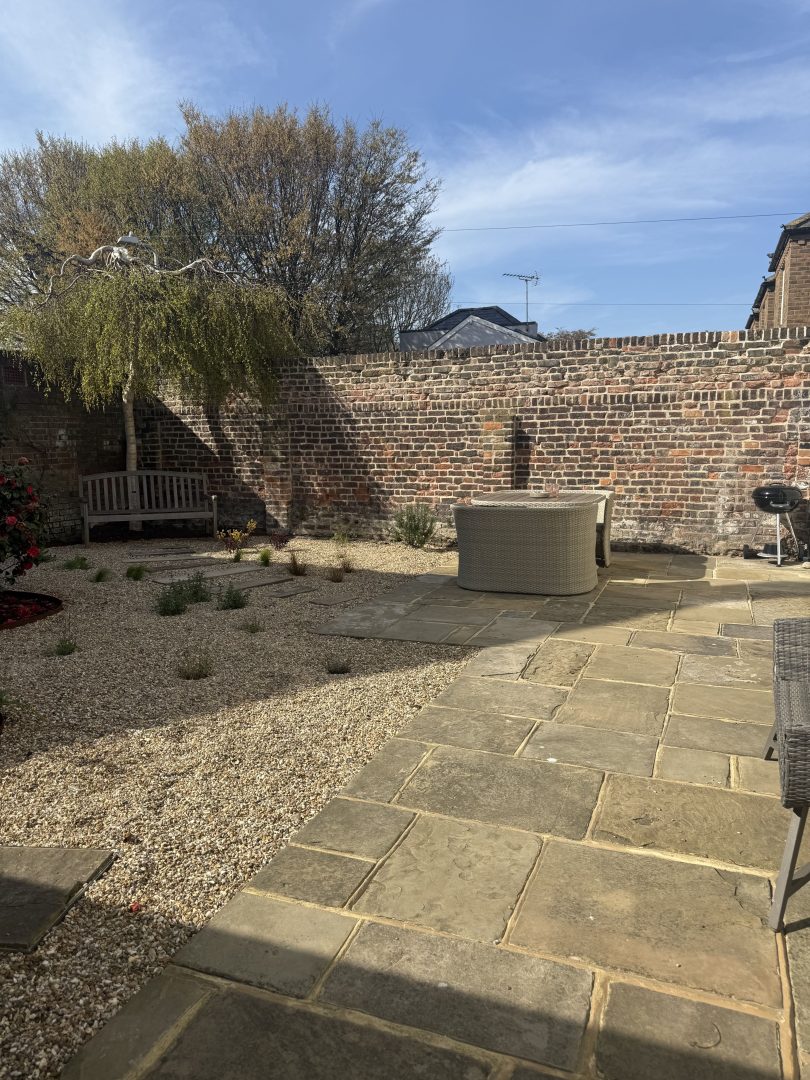 Ivy House image