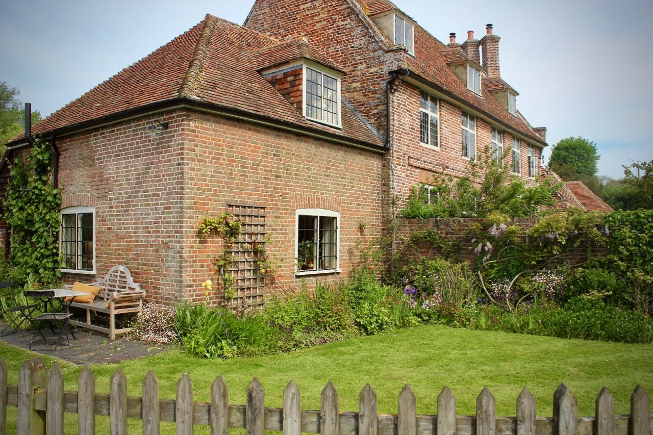 Moat Farm House image