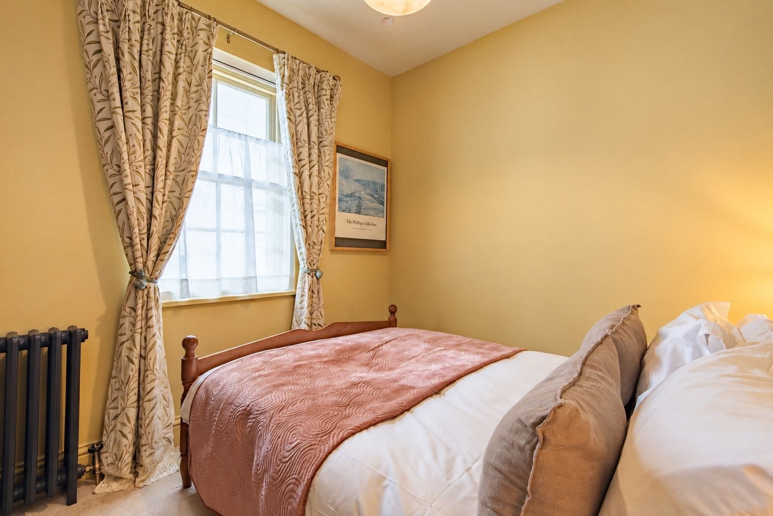 Ivy House image