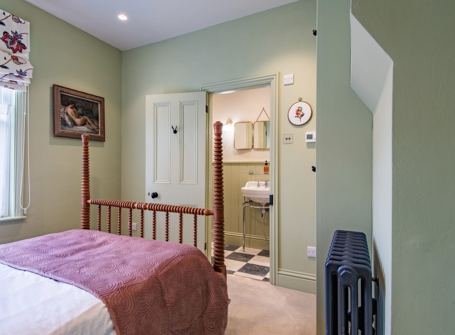 Ivy House image