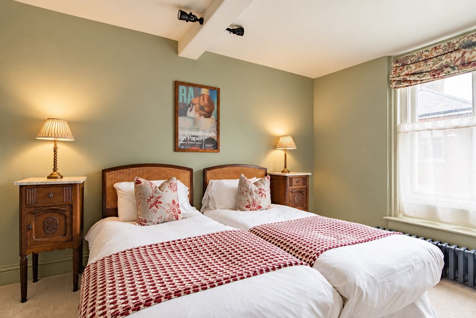 Ivy House image